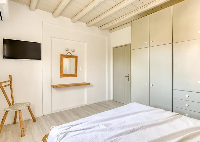 Cavos Paros Veranda, Sea-view Terrace & 2 Bedrooms Apartment Aliki (Paros)