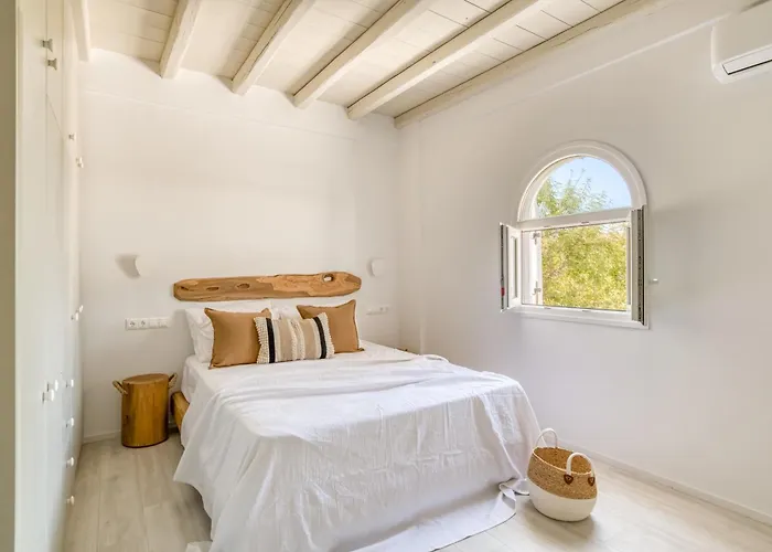 Cavos Paros Veranda, Sea-view Terrace & 2 Bedrooms *