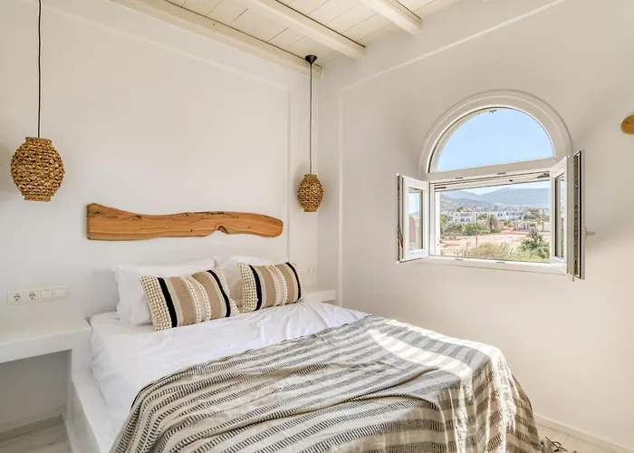 Cavos Paros Veranda, Sea-view Terrace & 2 Bedrooms Αλυκή